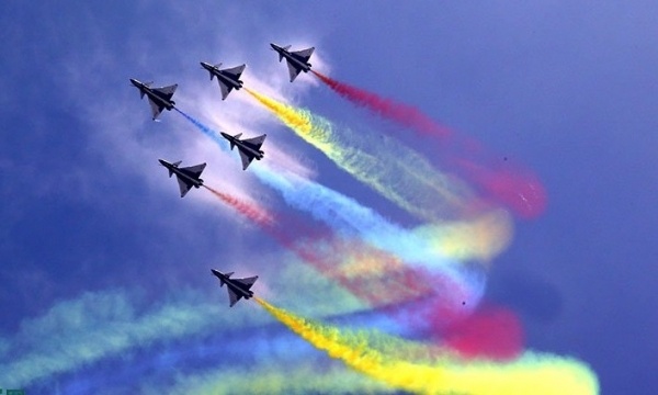 【黑科技】排爆機(jī)器人在第11屆中國(guó)國(guó)際航空博覽會(huì)上熠熠生輝