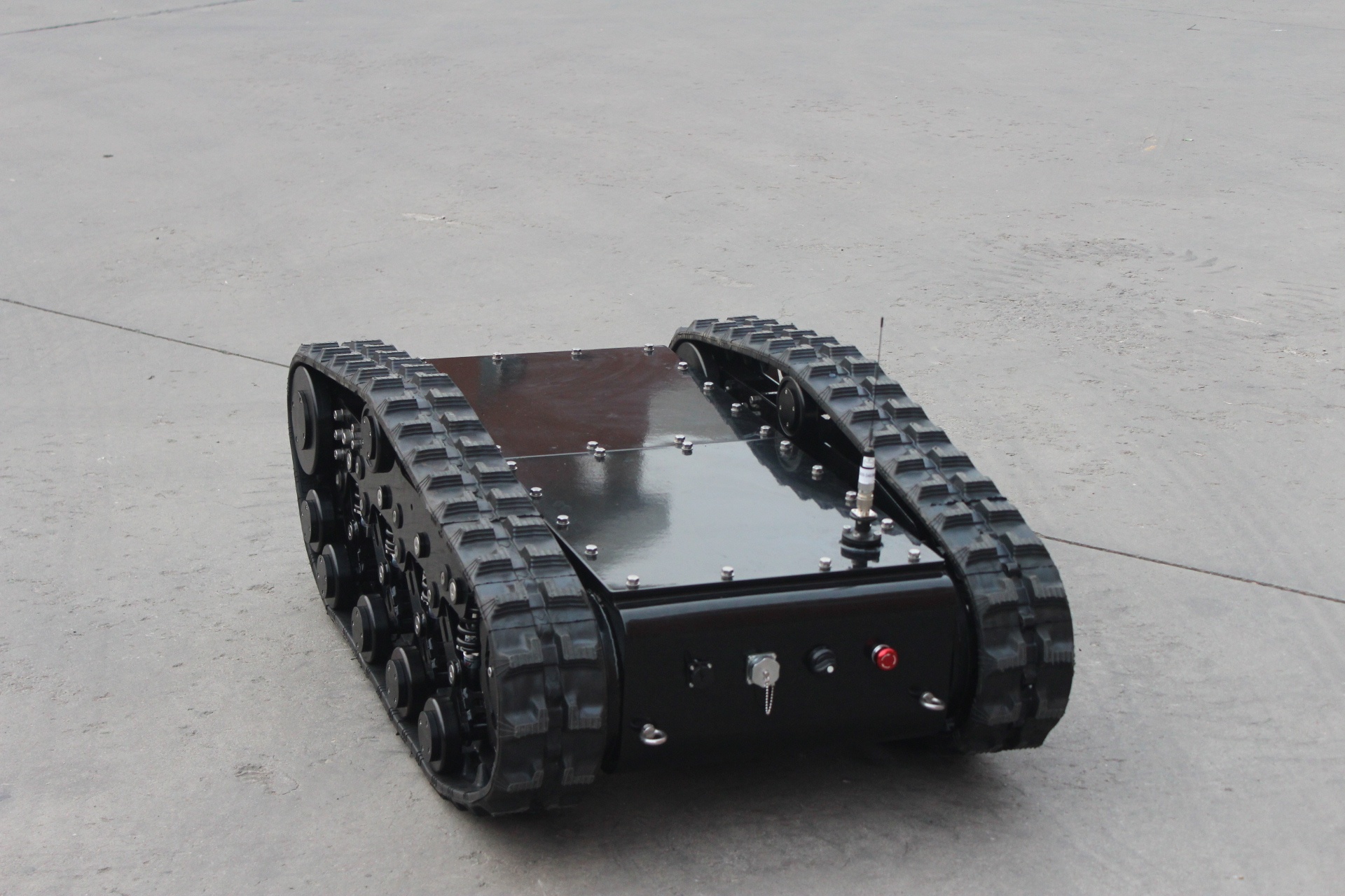 履帶式機器人底盤車