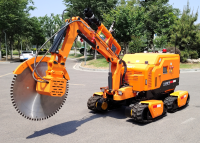 RXR-JM200GD消防破拆救援機(jī)器人 （4履帶、破拆機(jī)械臂、80國產(chǎn)消防水炮）